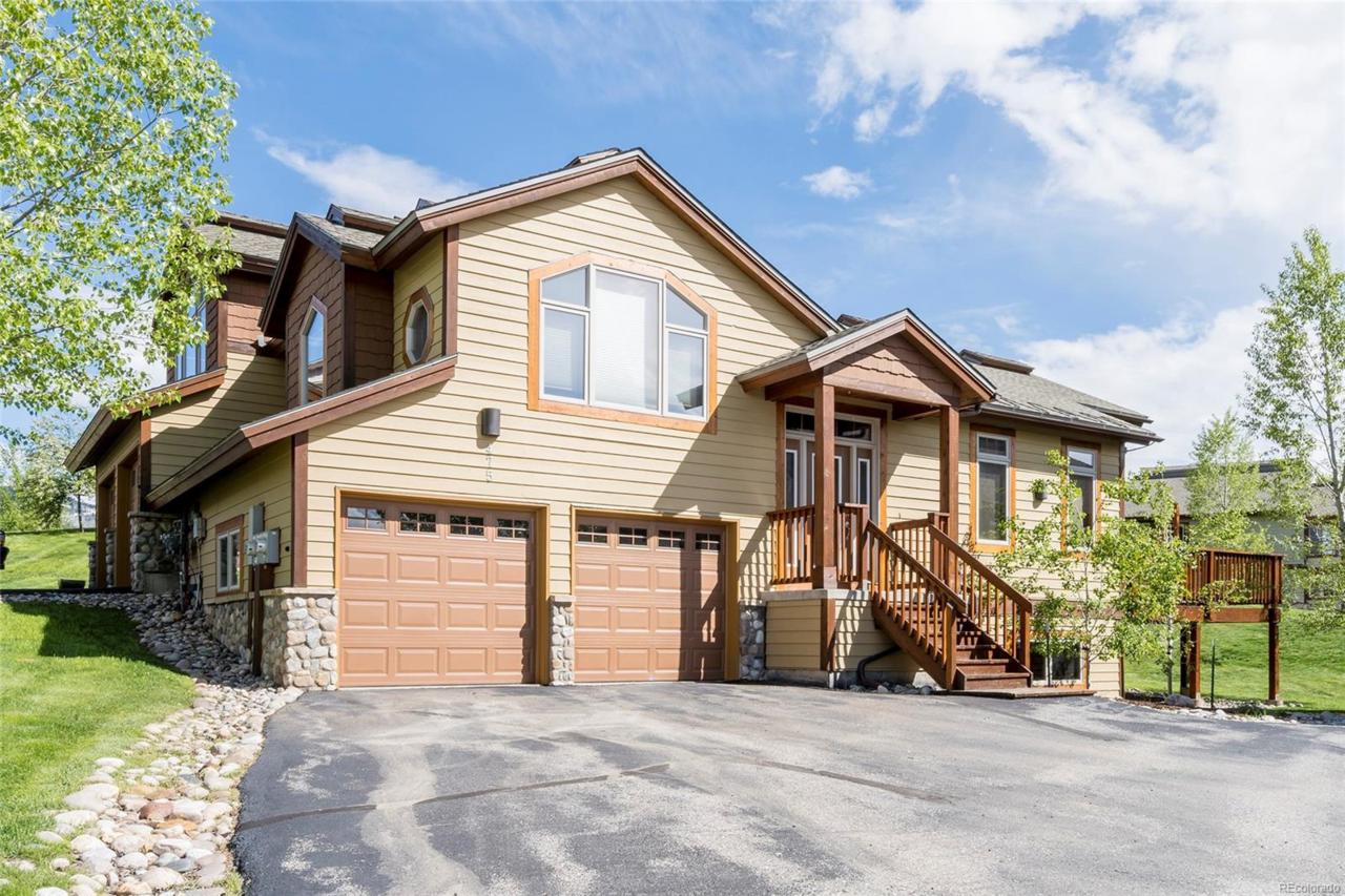 475 Parkview Drive - Photo 1