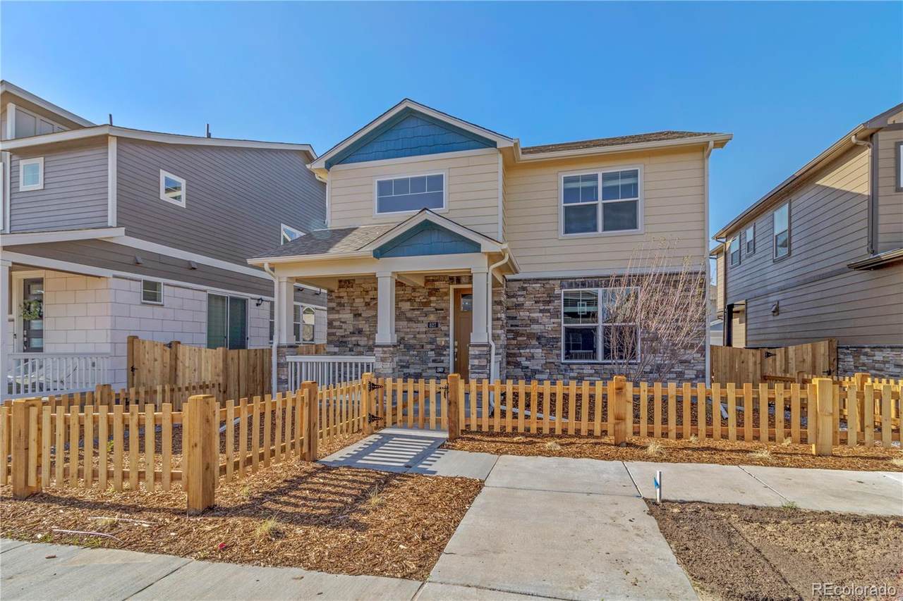 827 Quatar Street - Photo 1