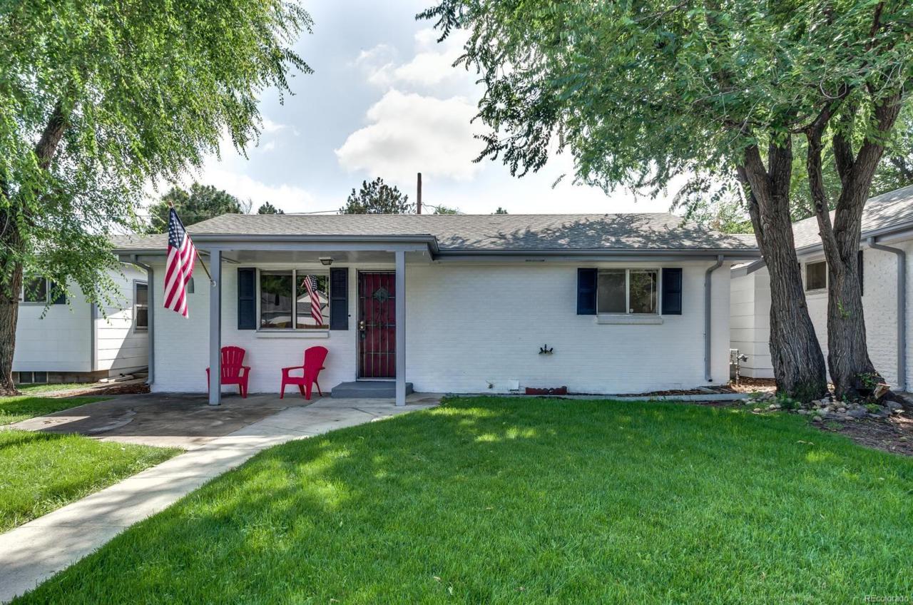 8520 52nd Avenue - Photo 1