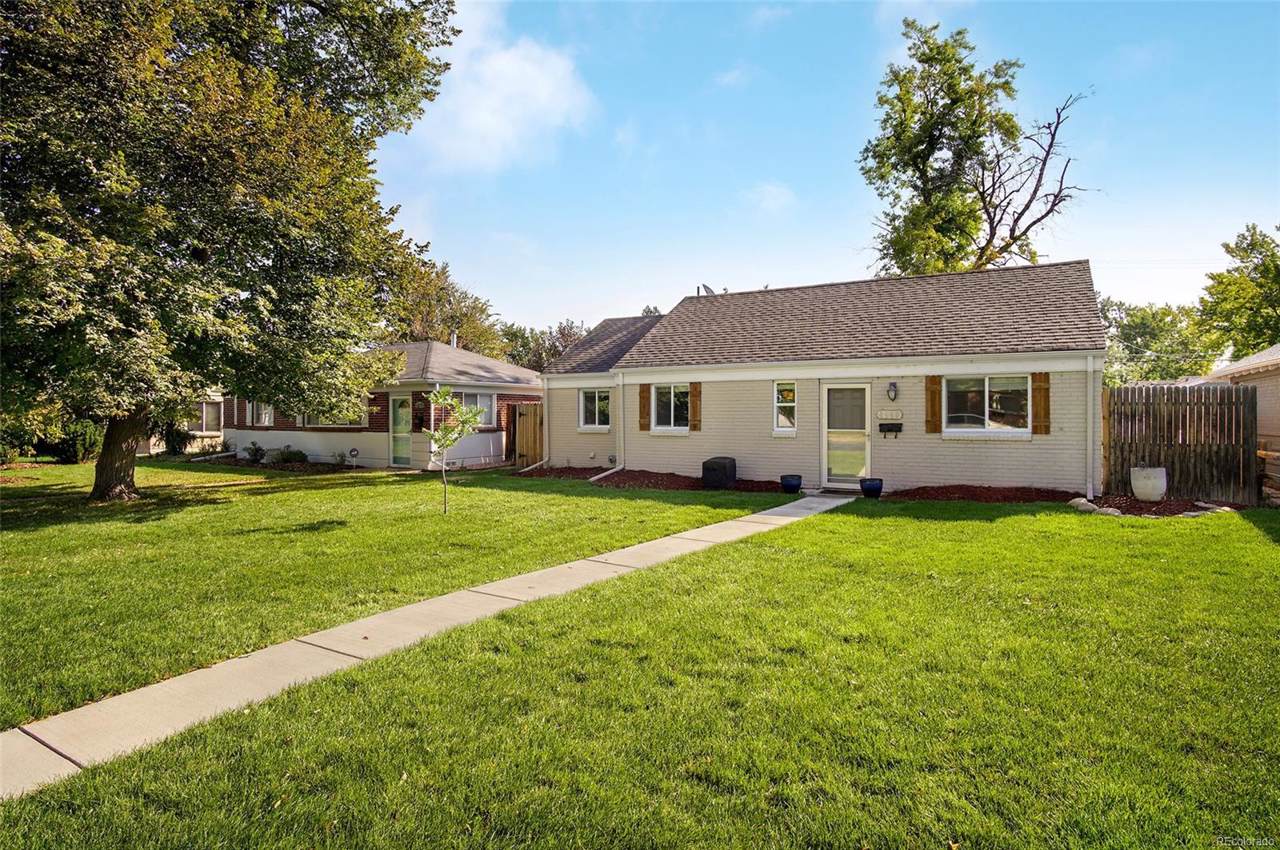 1660 Syracuse Street - Photo 1