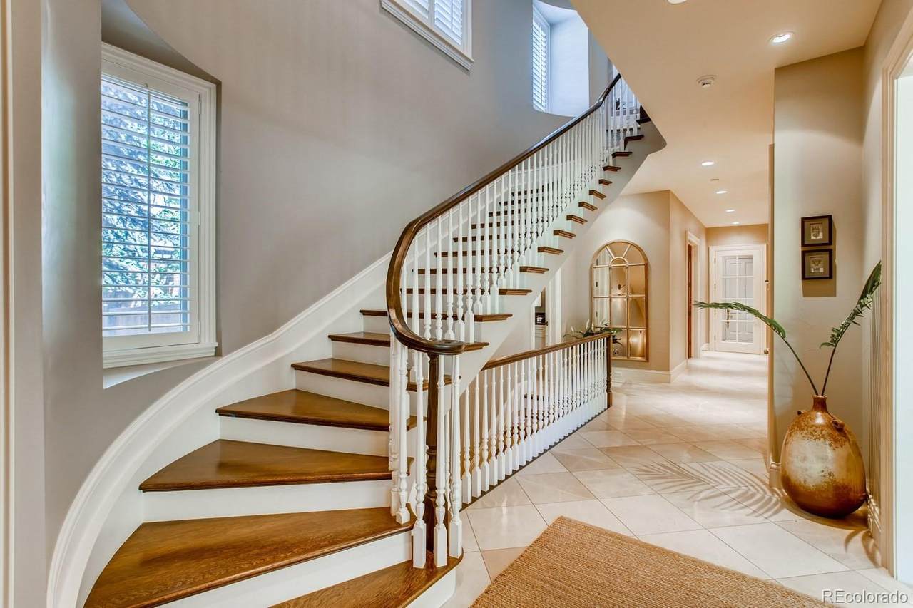 200 Dahlia Street - Photo 1