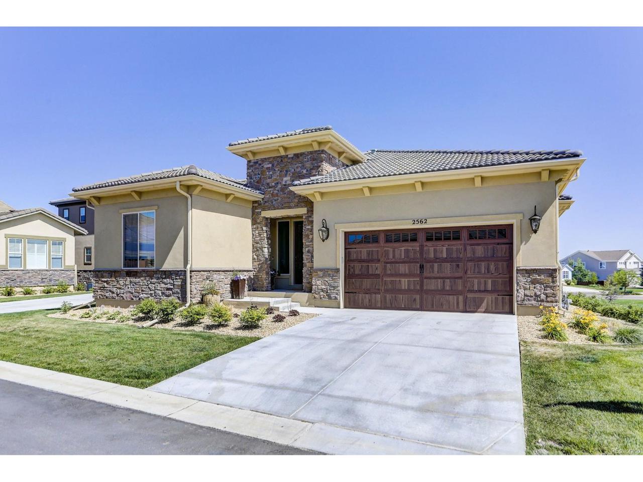 2562 Skyline Court, Erie, CO 80516 (MLS #5625611) :: 8z Real Estate