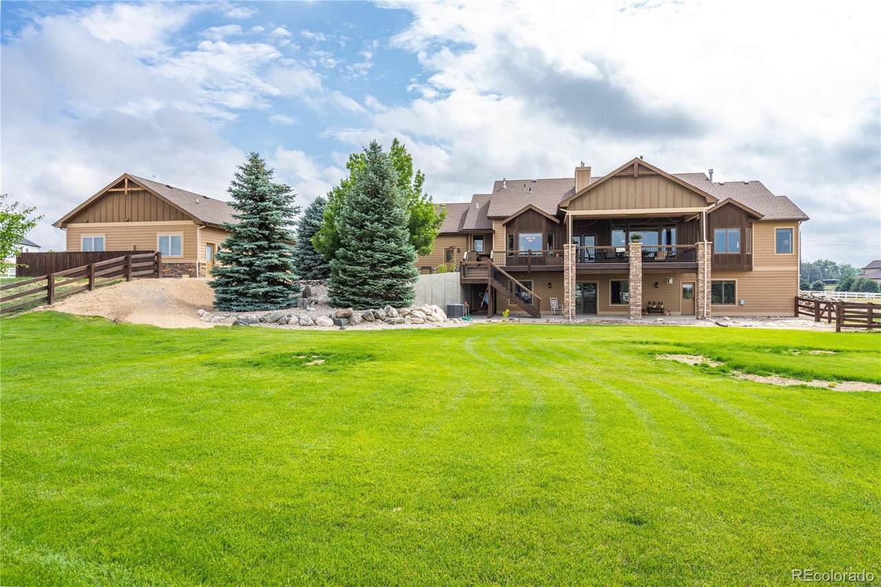 39111 Hilltop Circle - Photo 1