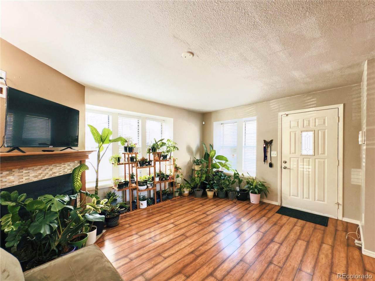 1120 Waco Street - Photo 1