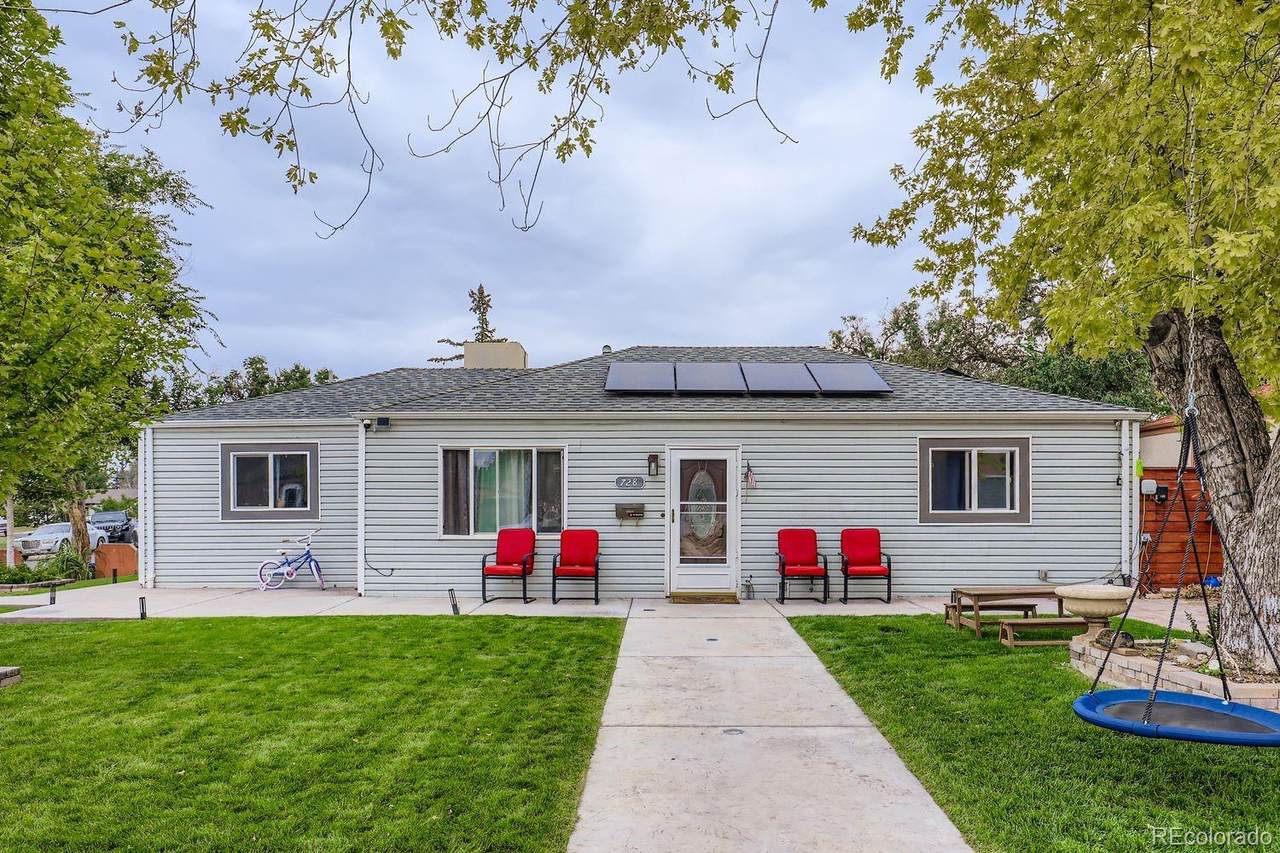 728 Vaughn Street - Photo 1