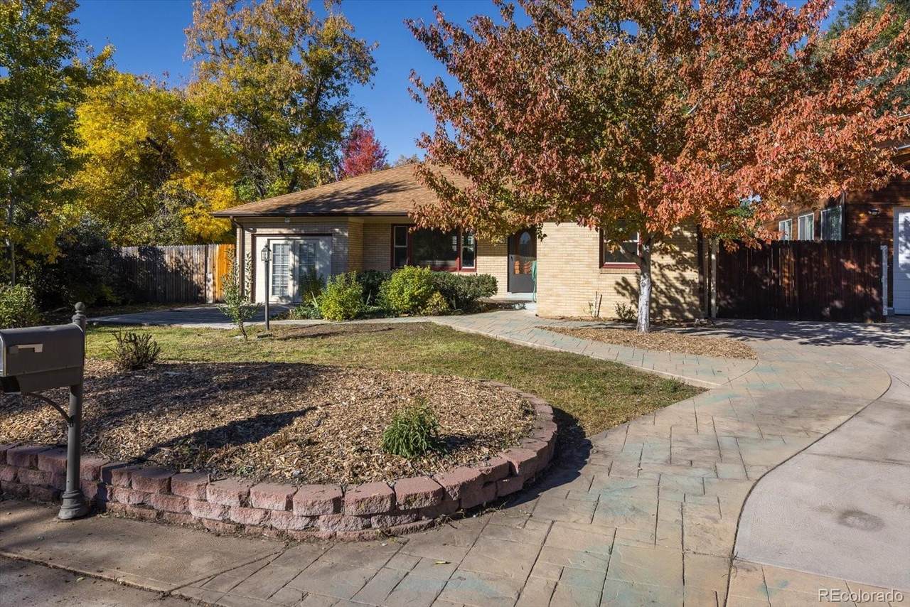 2405 Balsam Street - Photo 1