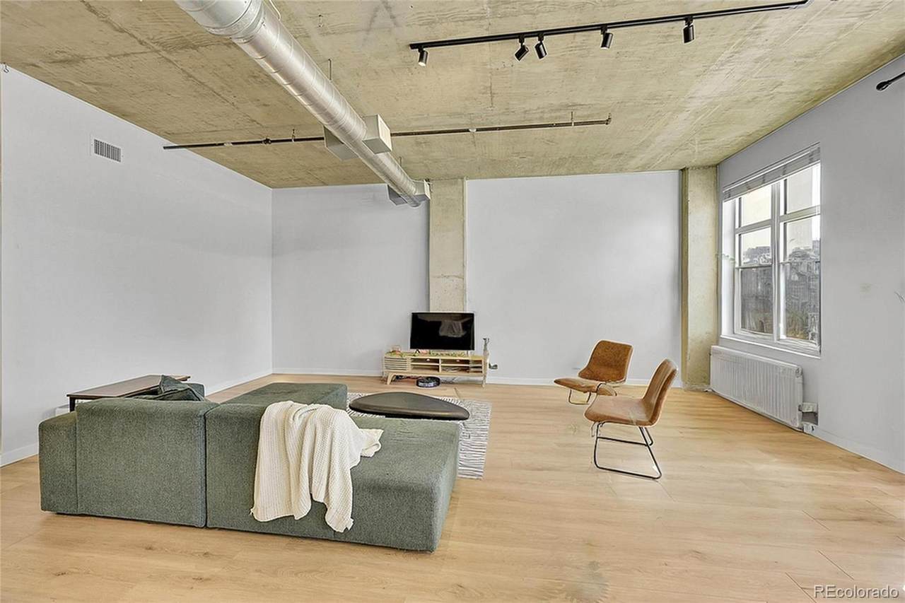 290 12th Avenue - Photo 1