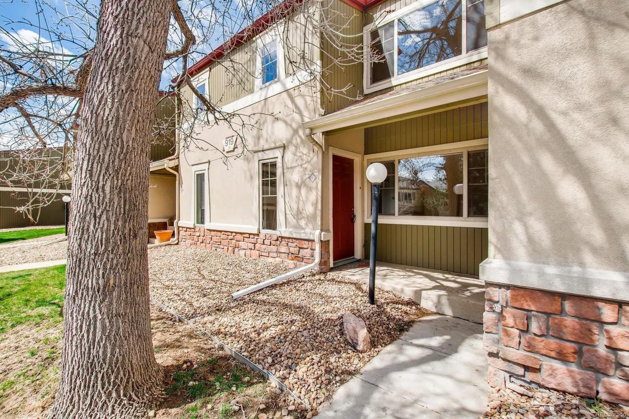 919 Moorhead Circle - Photo 1
