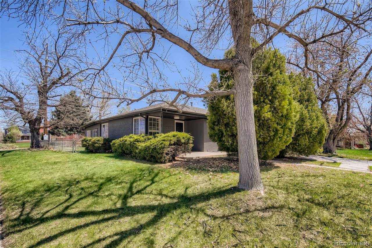 972 Poplar Street - Photo 1