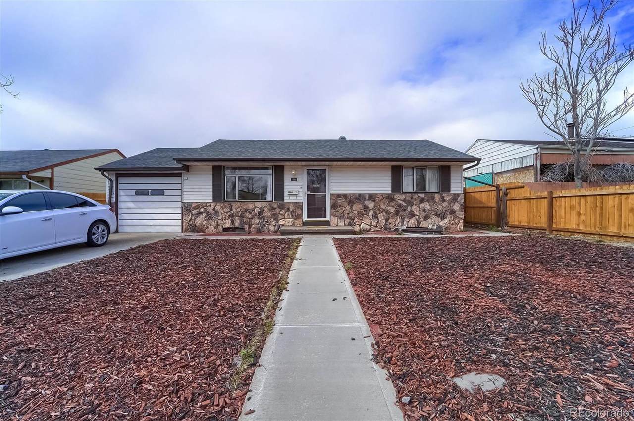 5571 65th Avenue - Photo 1