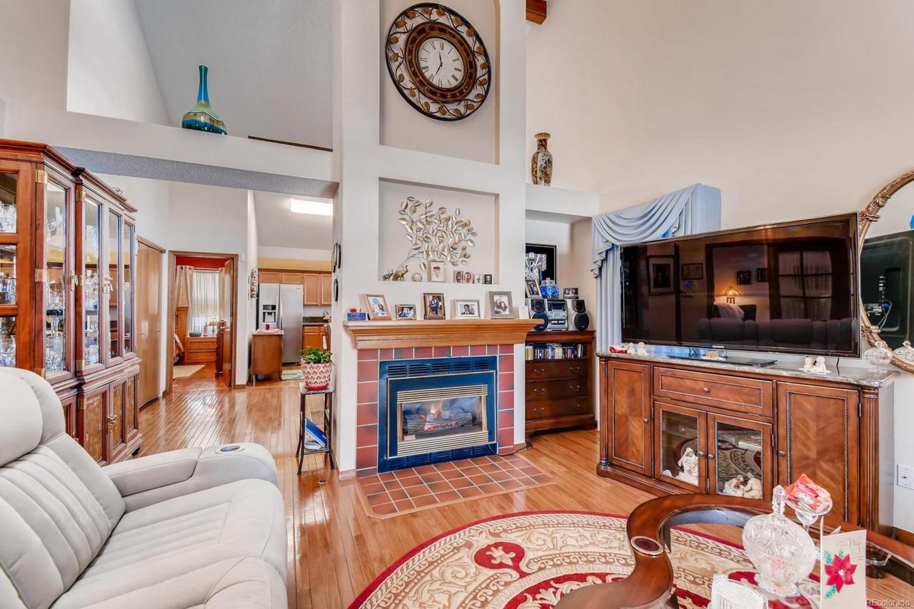 9889 Julian Way - Photo 1