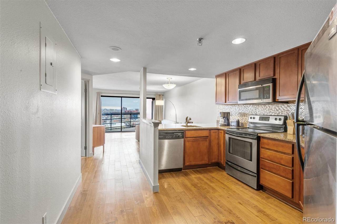 100 Park Avenue - Photo 1