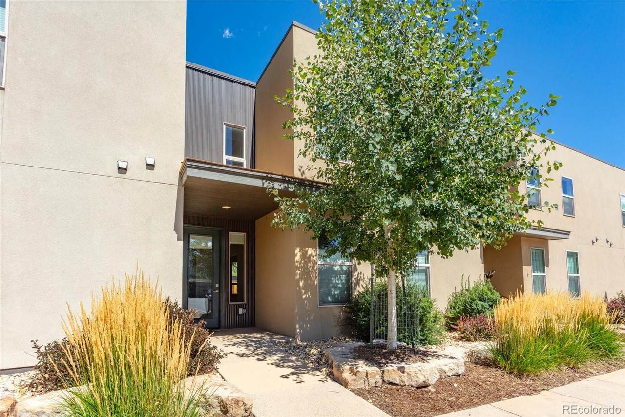 728 Oak Street - Photo 1