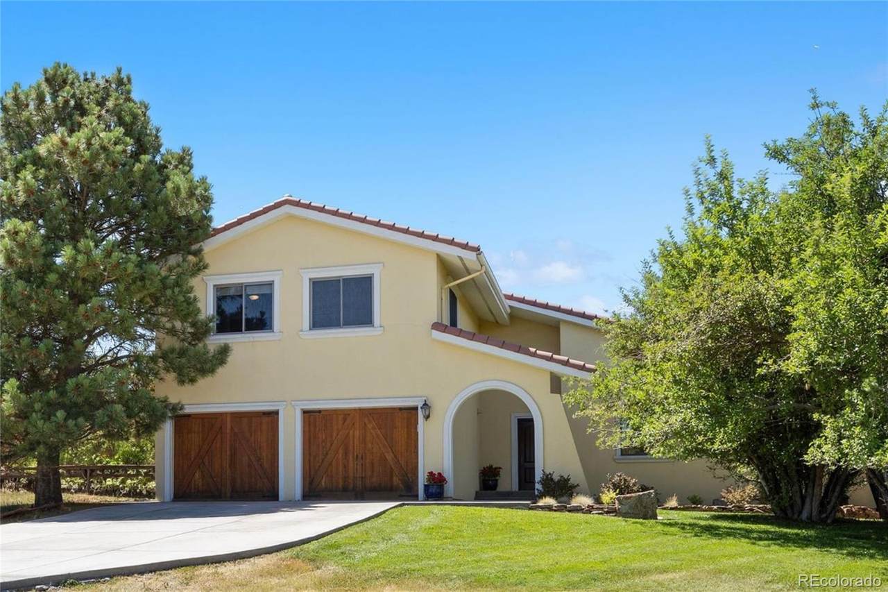 390 Suffolk Lane - Photo 1