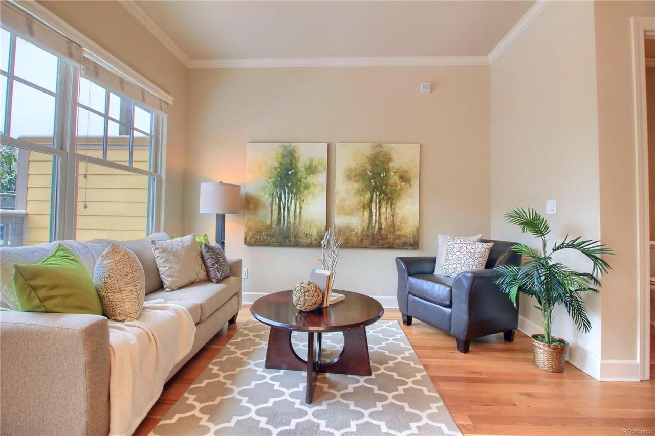 1923 Lilley Avenue - Photo 1