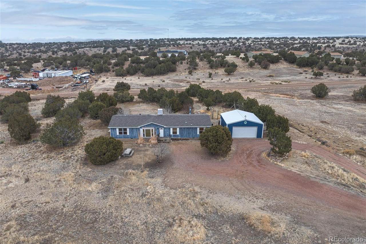 460 Twin Pines Avenue - Photo 1