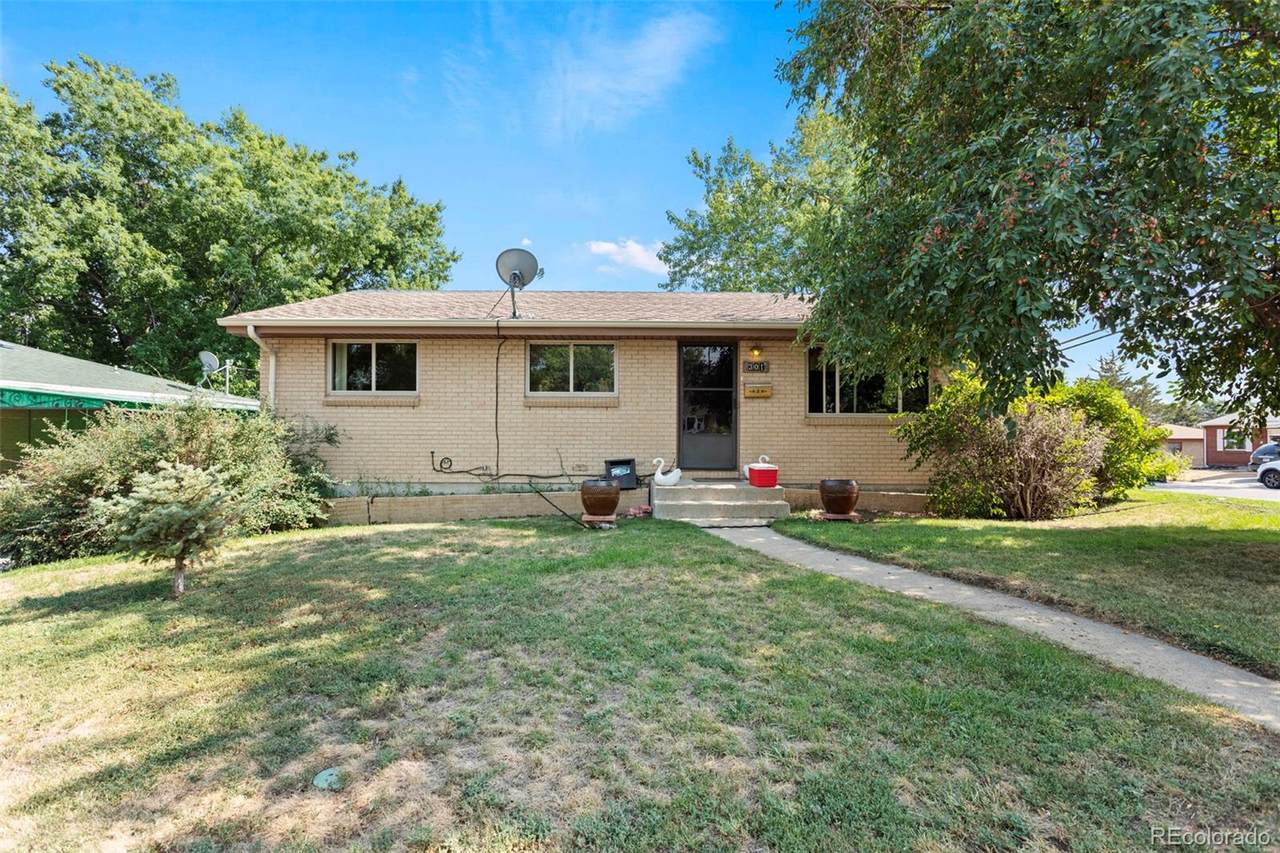 301 Iowa Court - Photo 1