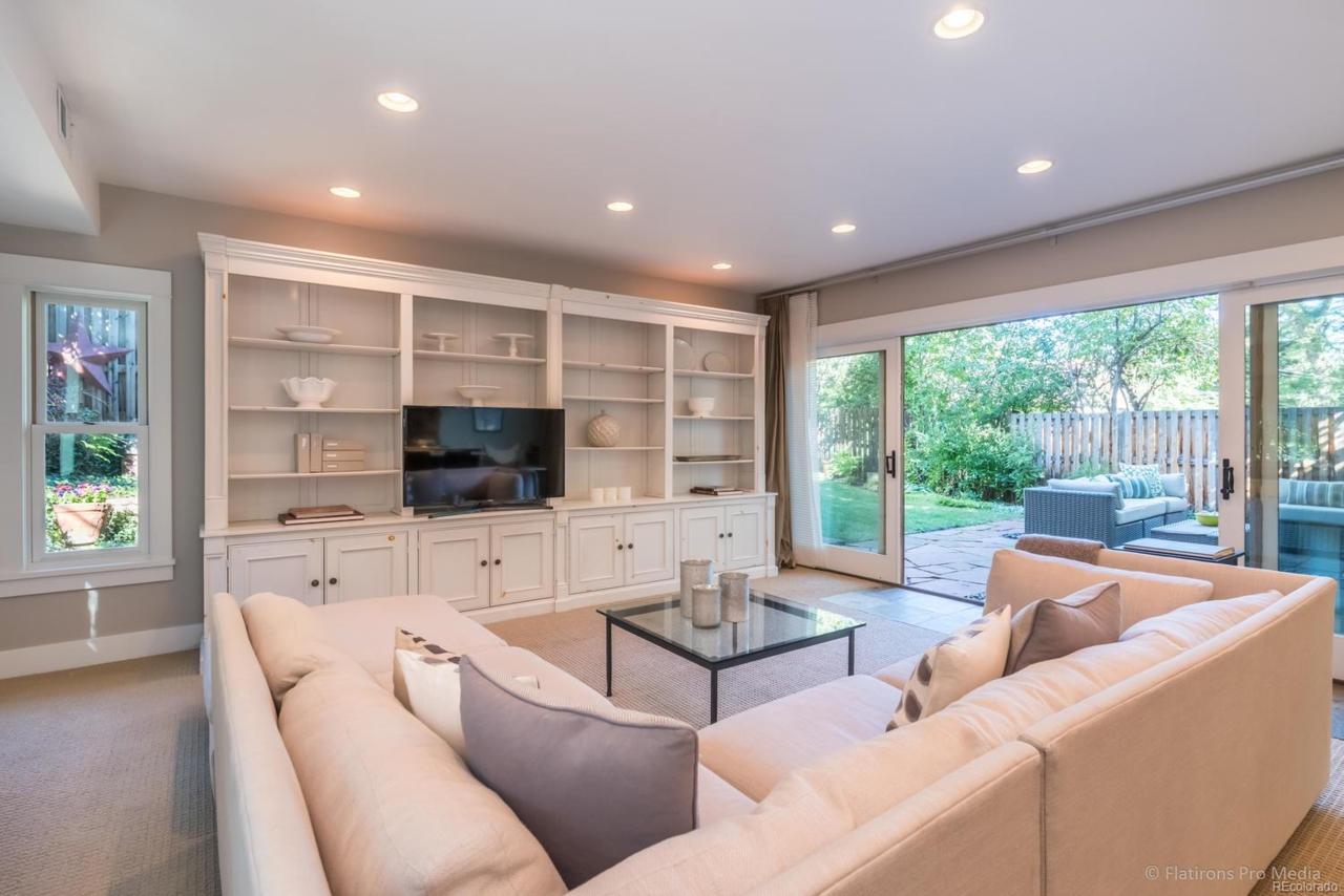 837 15th Street - Photo 1