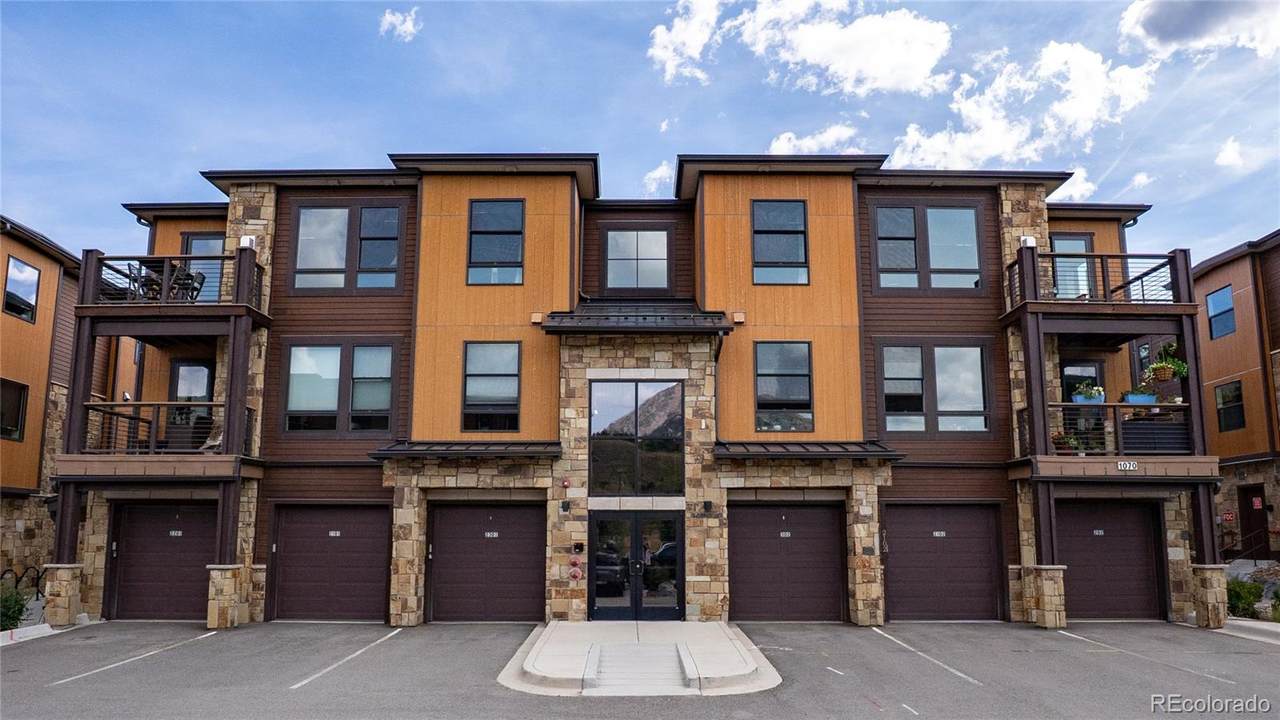 1070 Blue River Parkway - Photo 1