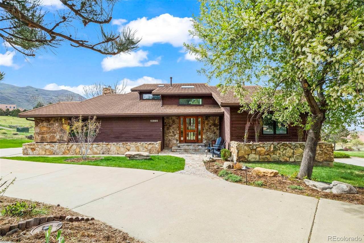 10895 Pheasant Run - Photo 1