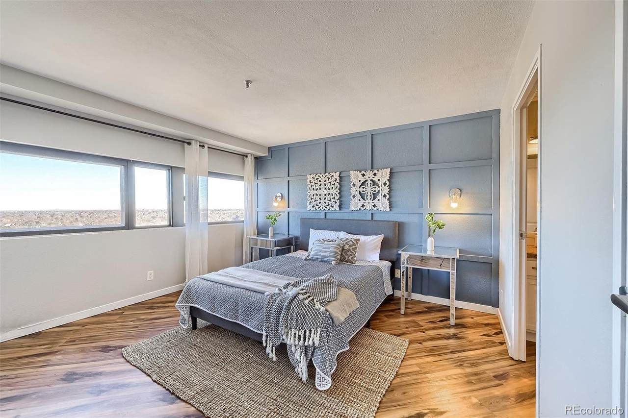 100 Park Avenue - Photo 1