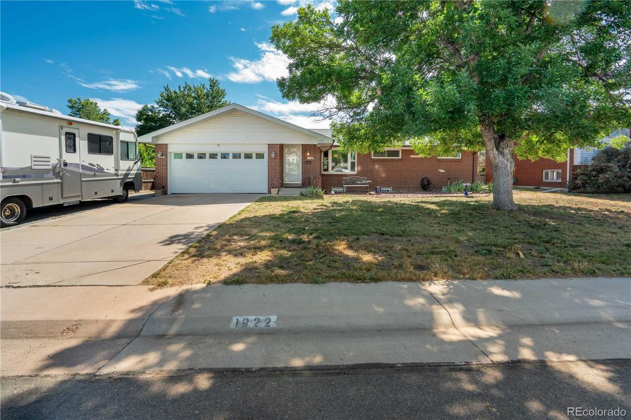 1922 Cody Way - Photo 1