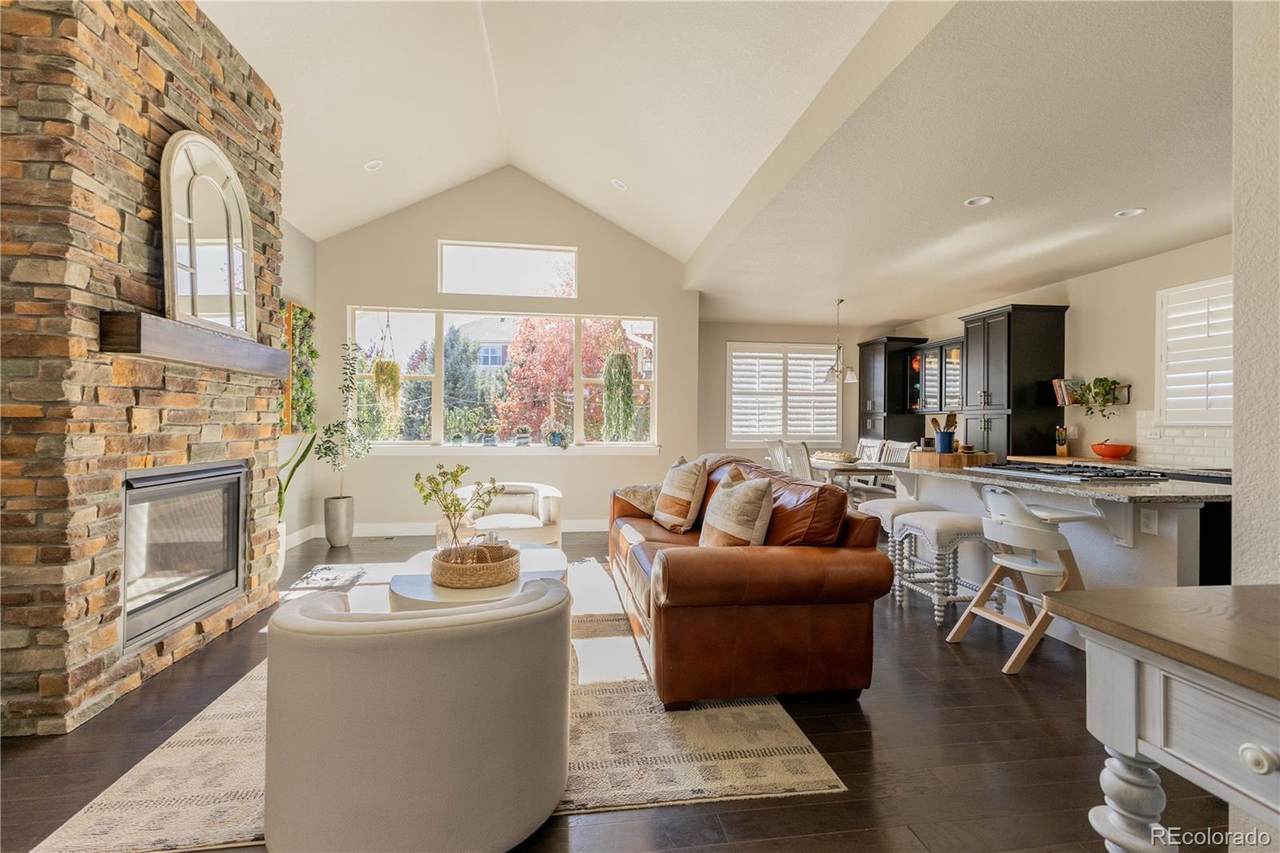 212 Calhoun Circle - Photo 1