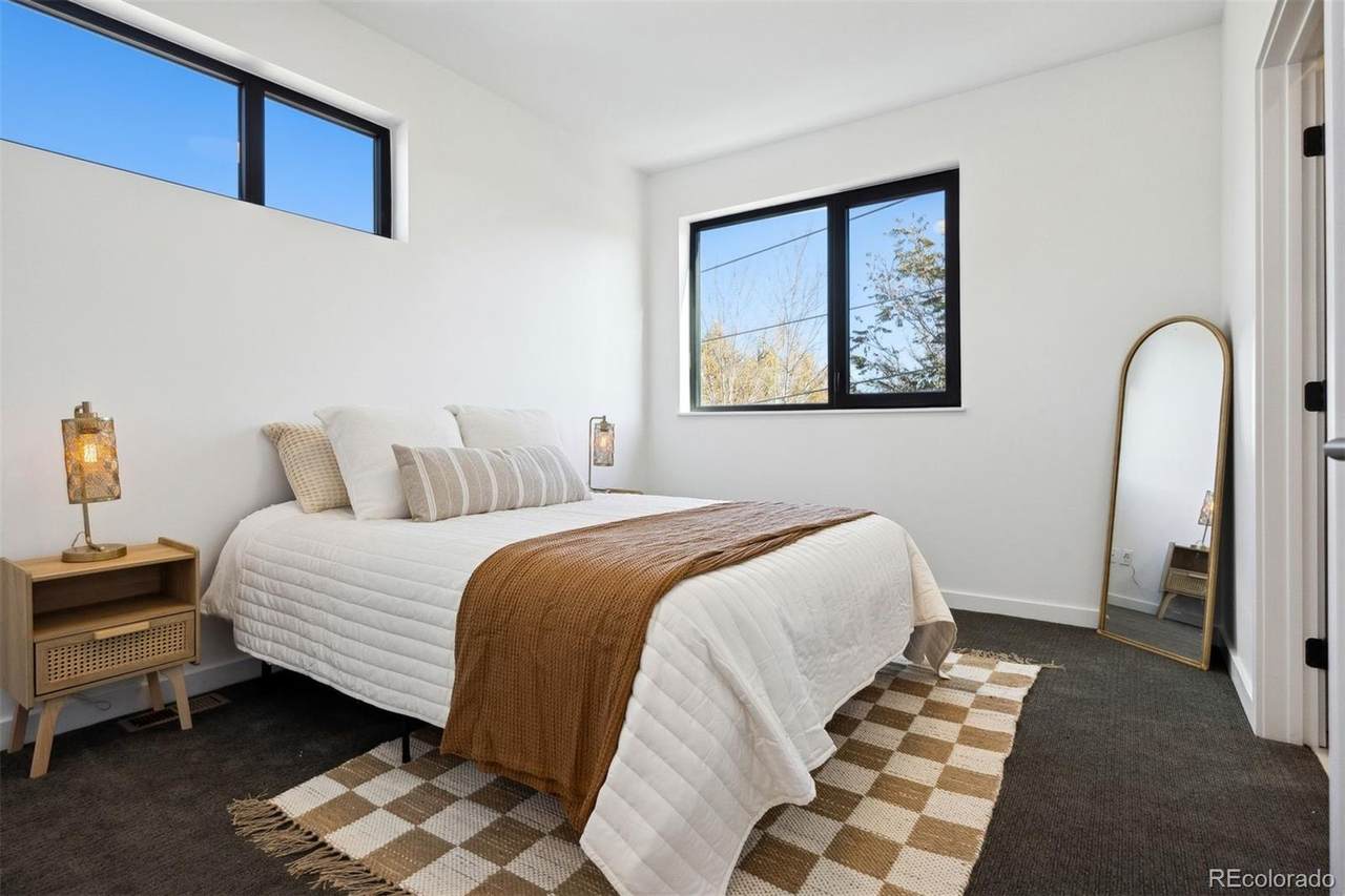 1601 Park Avenue - Photo 1