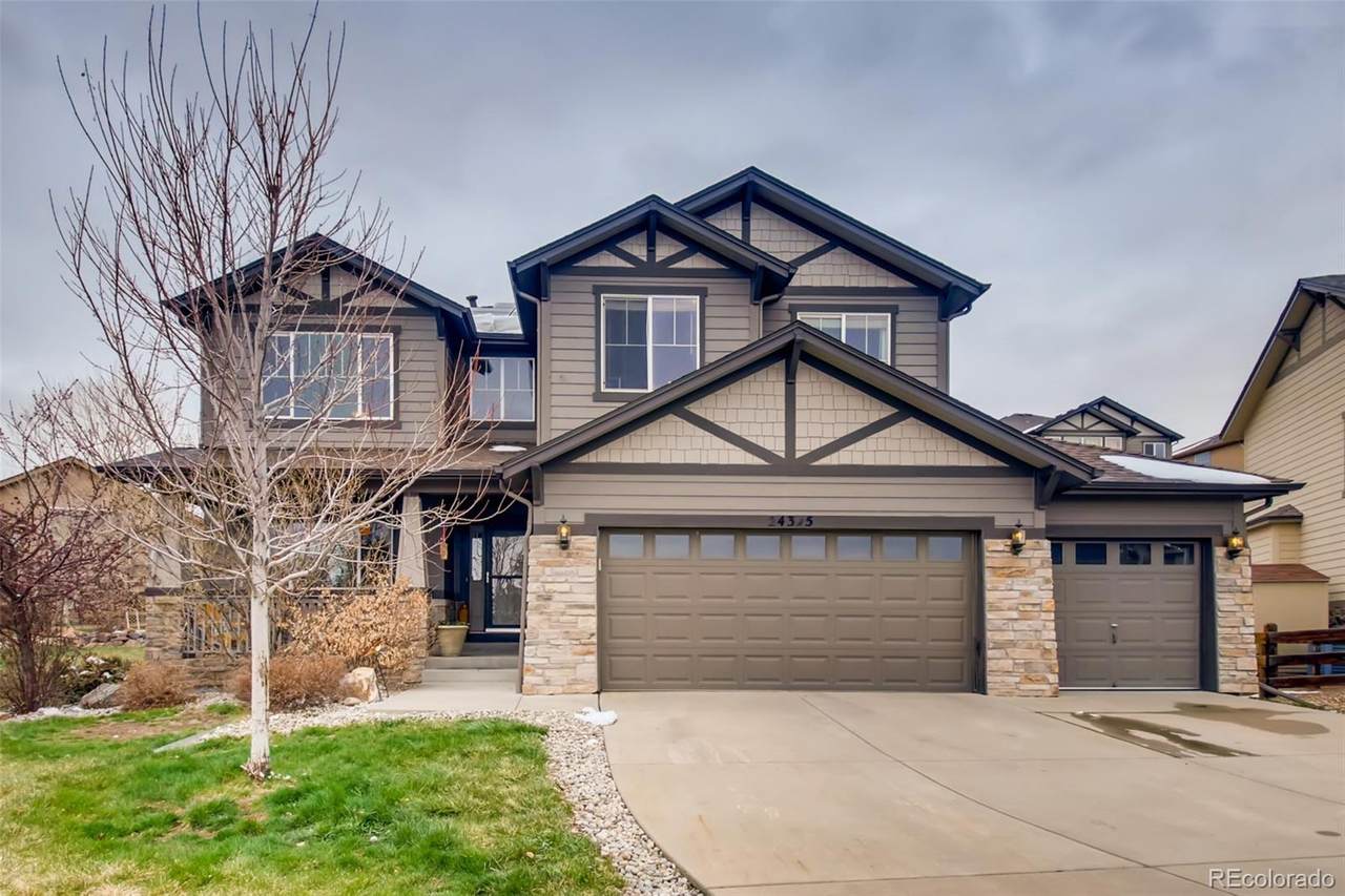 24325 Briarwood Avenue - Photo 1