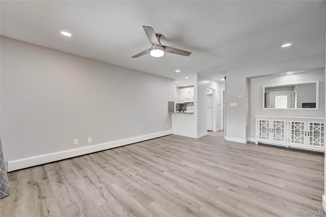 532 Oakwood Drive - Photo 1