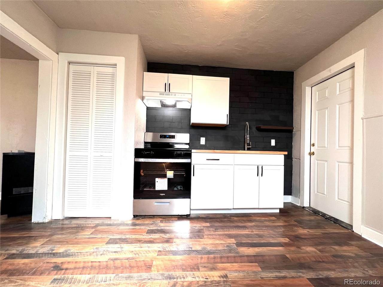 308 Summit Avenue - Photo 1