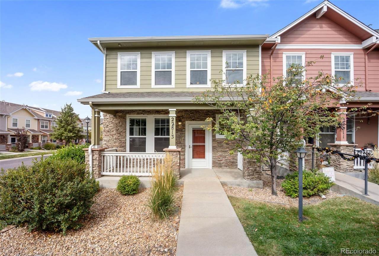 22813 Briarwood Place - Photo 1