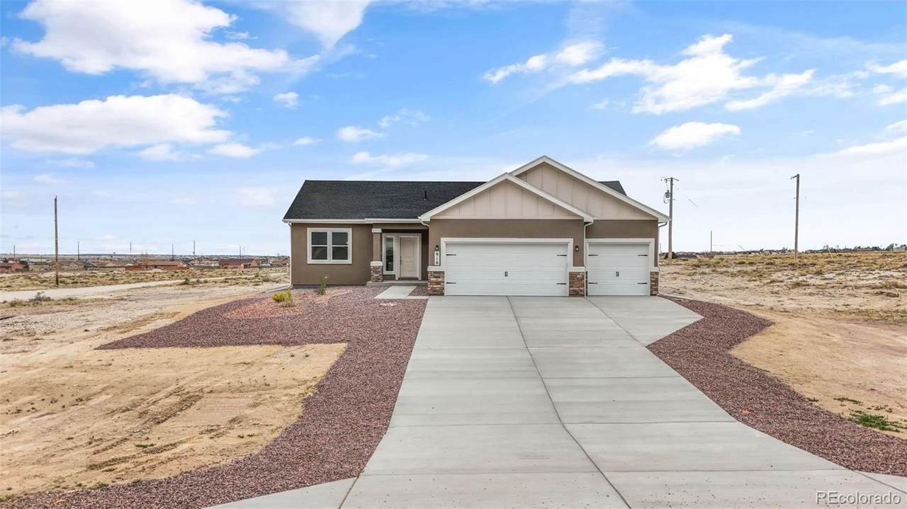 916 Platteville Boulevard - Photo 1