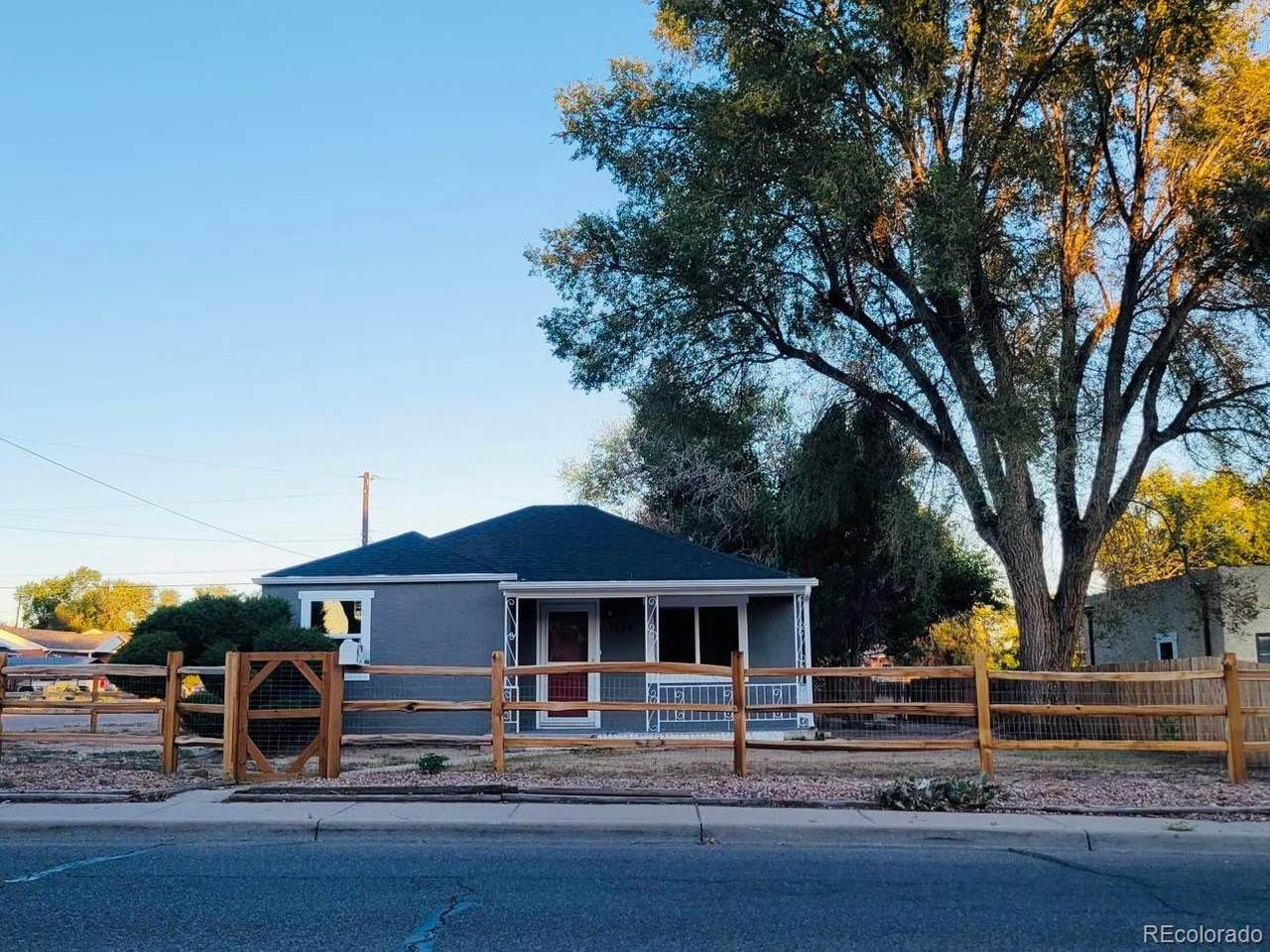 1530 Norwood Avenue - Photo 1