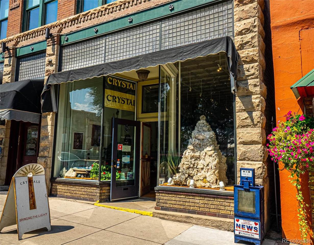 204 F Street - Photo 1