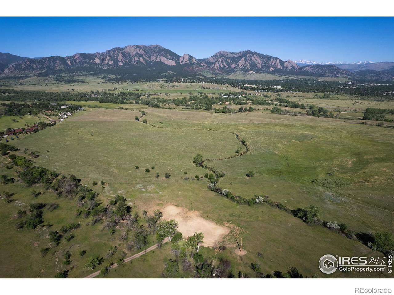 1085 Cherryvale Road - Photo 1