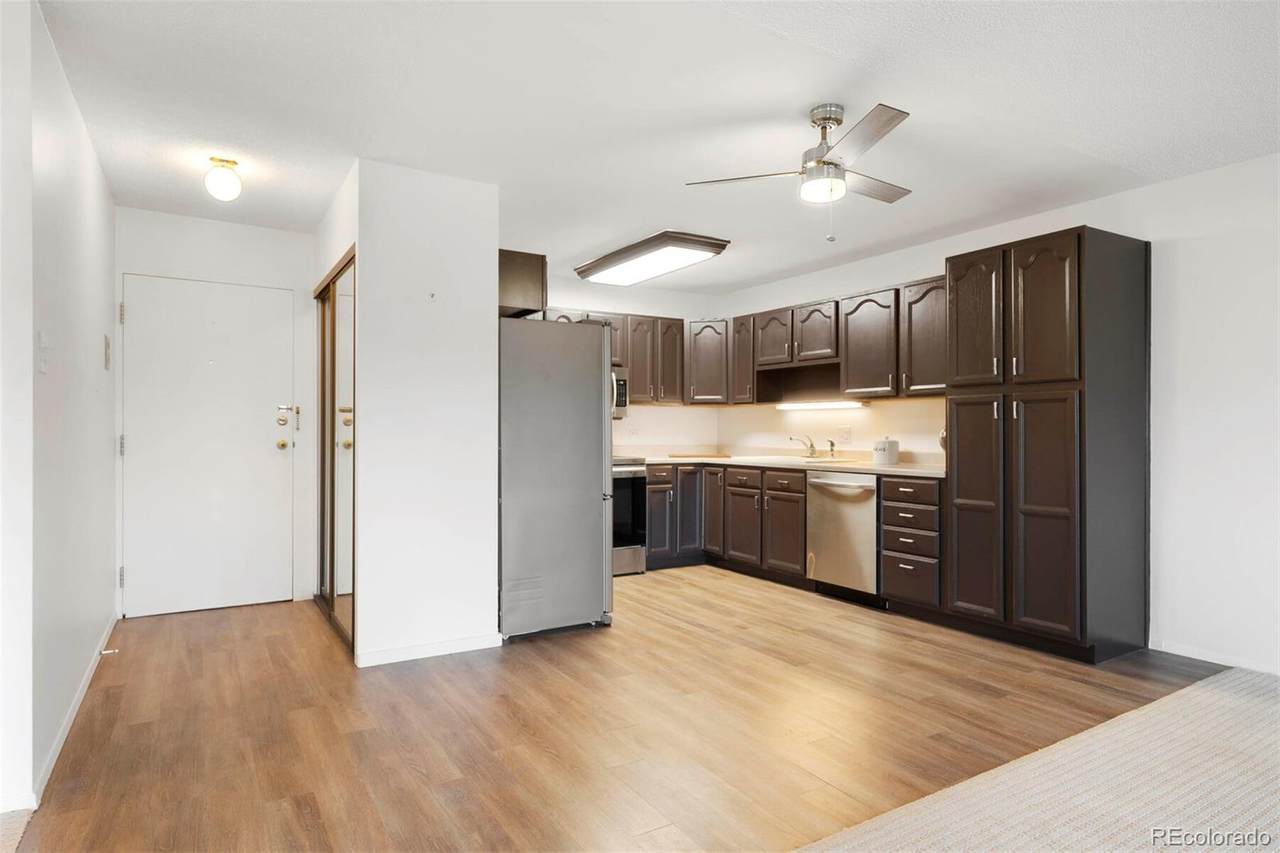 580 Clinton Street - Photo 1