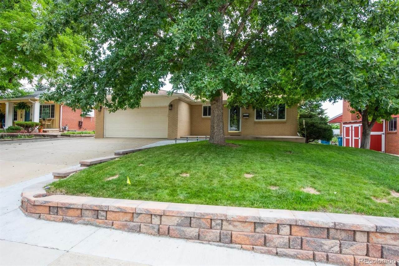 680 Daphne Street - Photo 1
