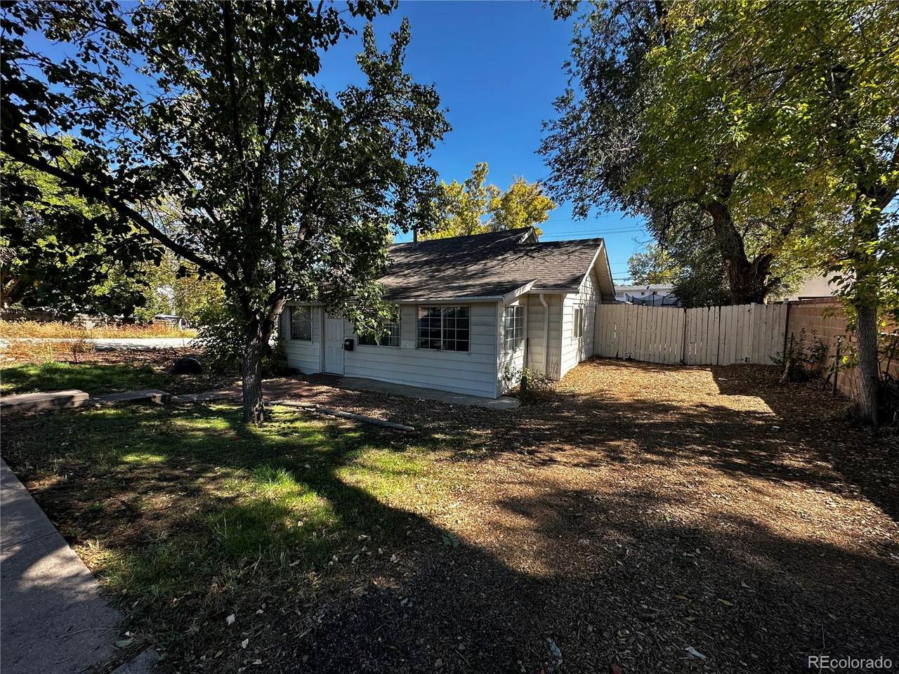 212 Knox Court - Photo 1