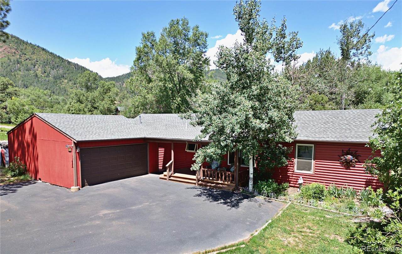 96 Greeley Boulevard - Photo 1