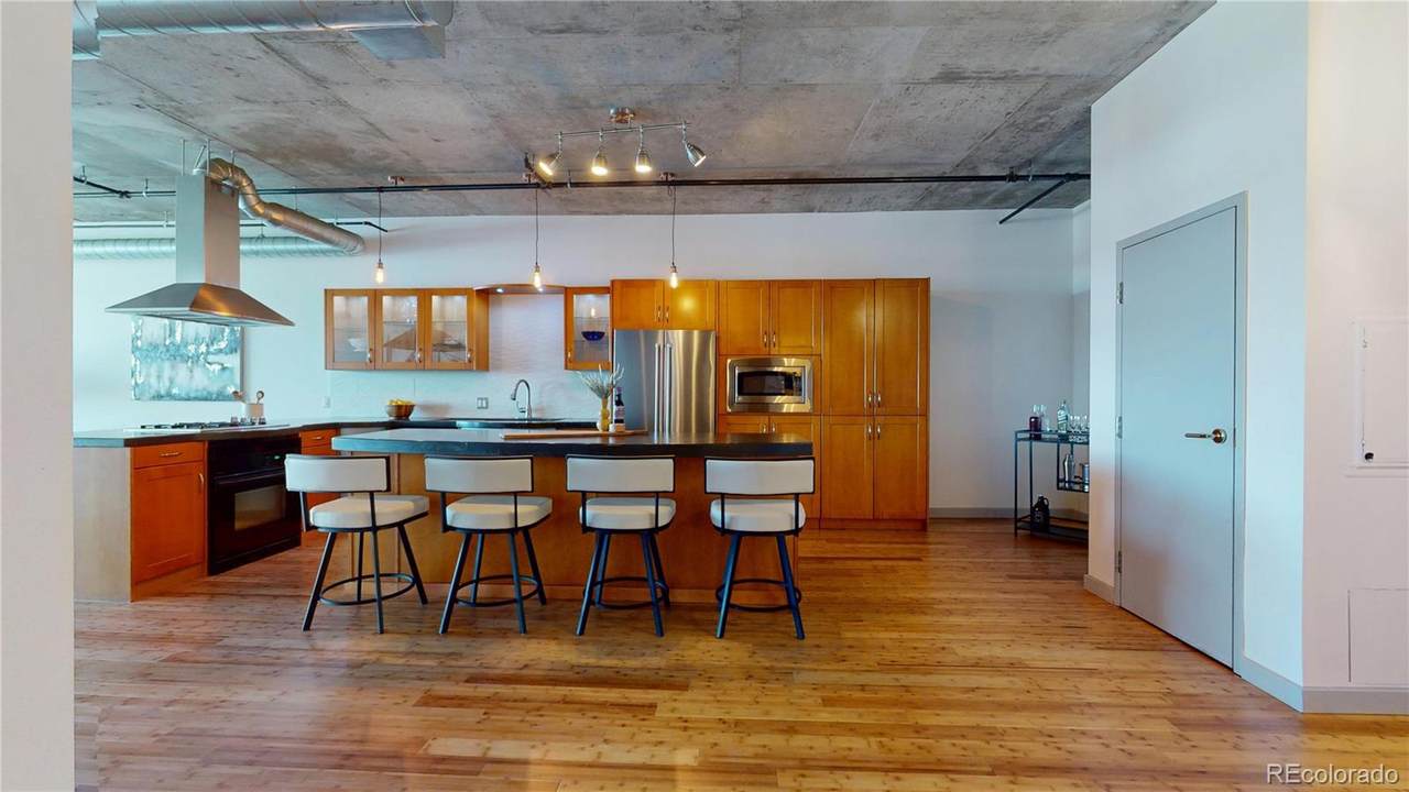 1401 Wewatta Street - Photo 1