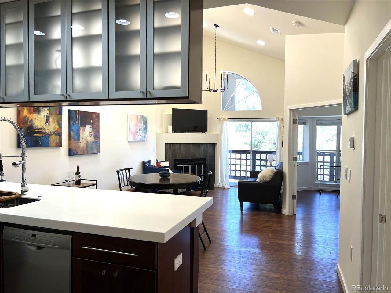 1000 1st Avenue - Photo 1