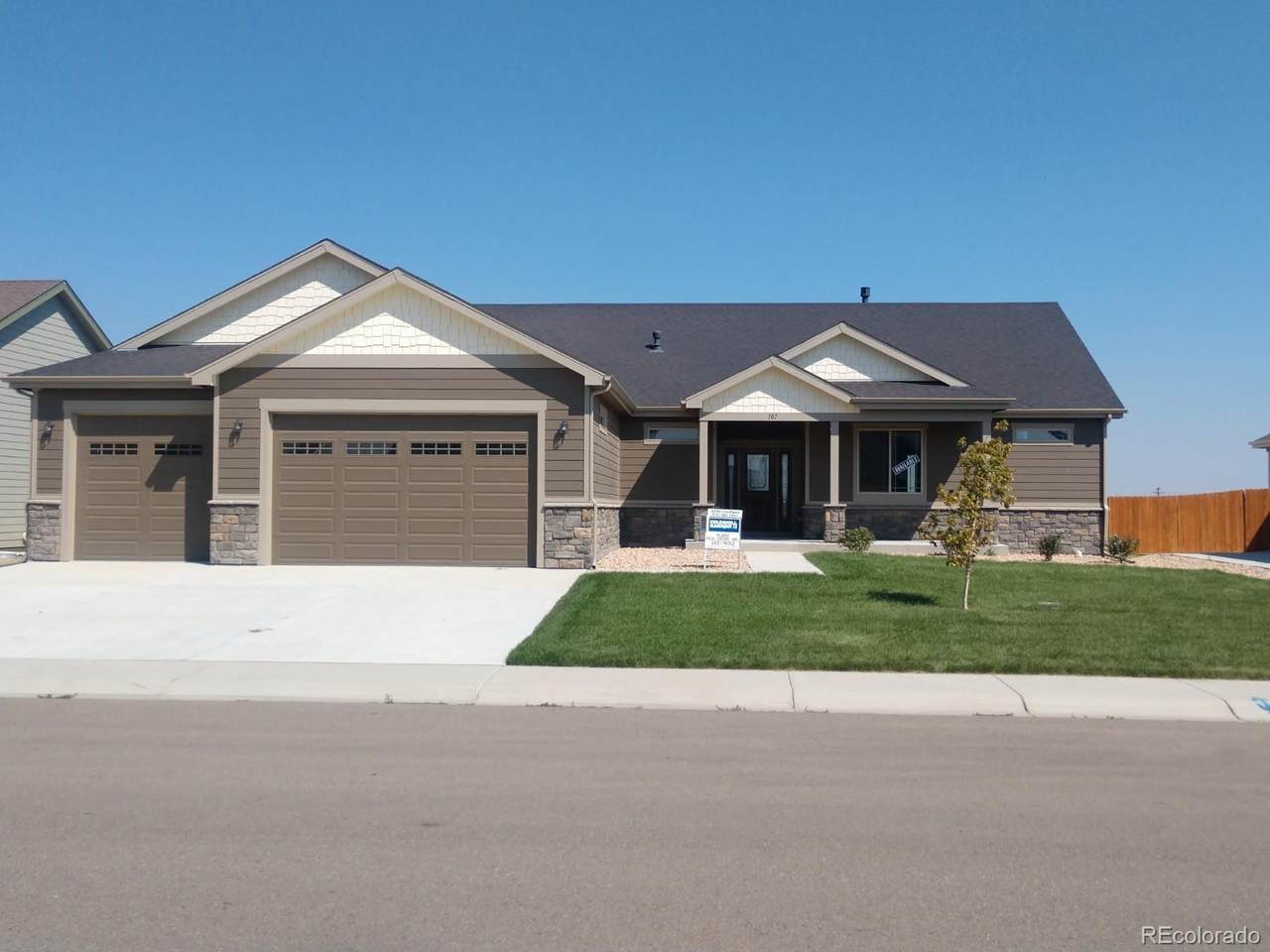 107 11th Avenue - Photo 1