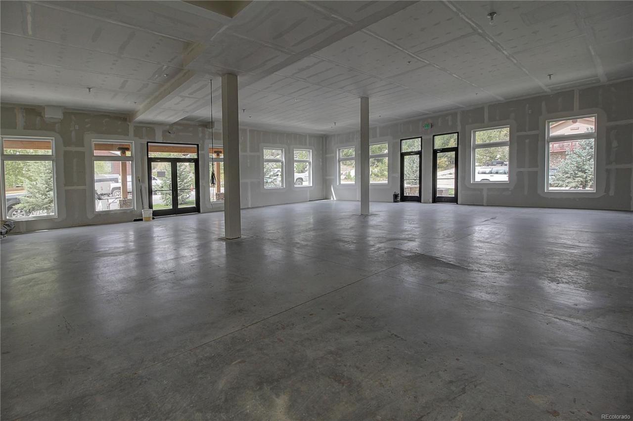 800 Park Ave - Photo 1