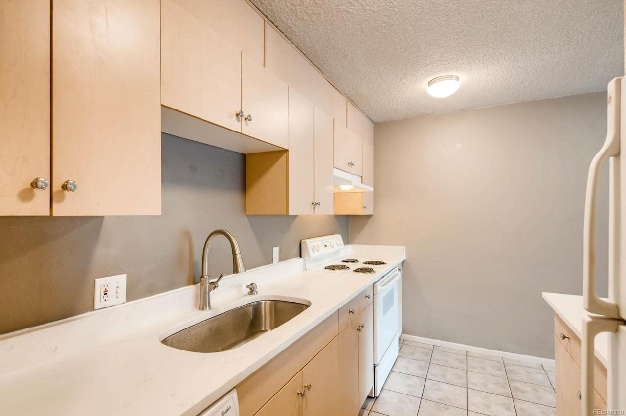 2500 York Street - Photo 1