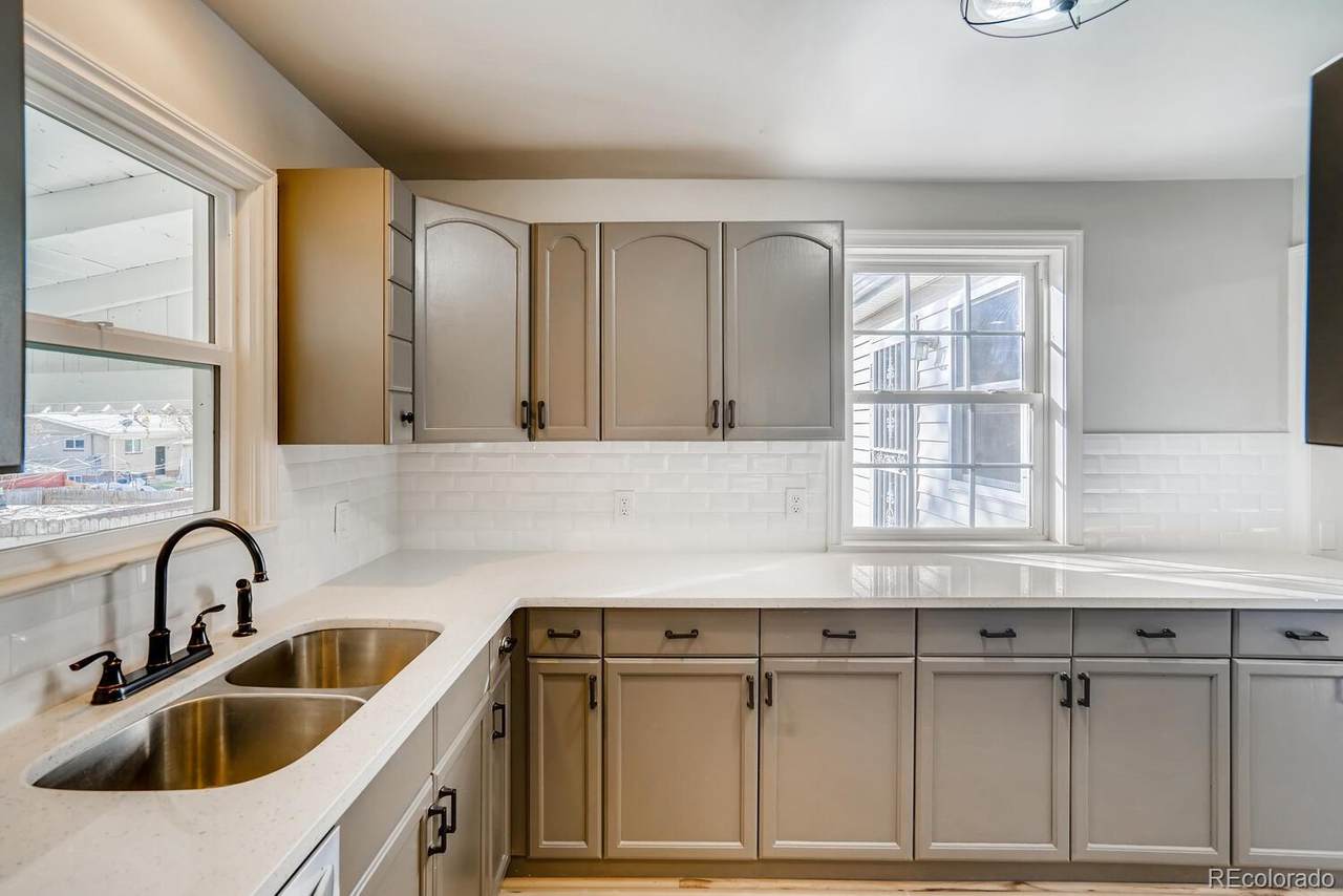 2465 Franklin Street - Photo 1