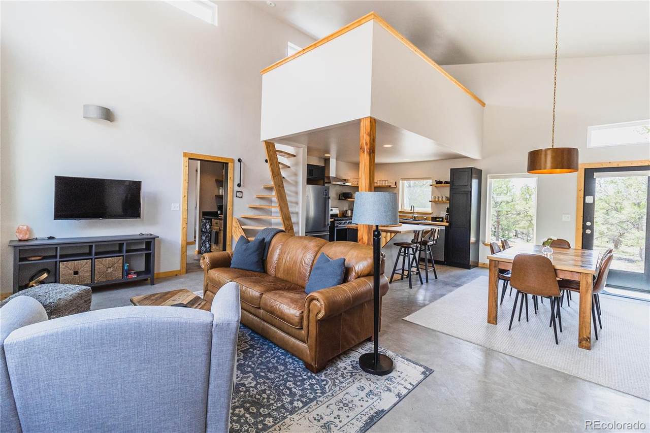 2104 Lone Pine Way - Photo 1