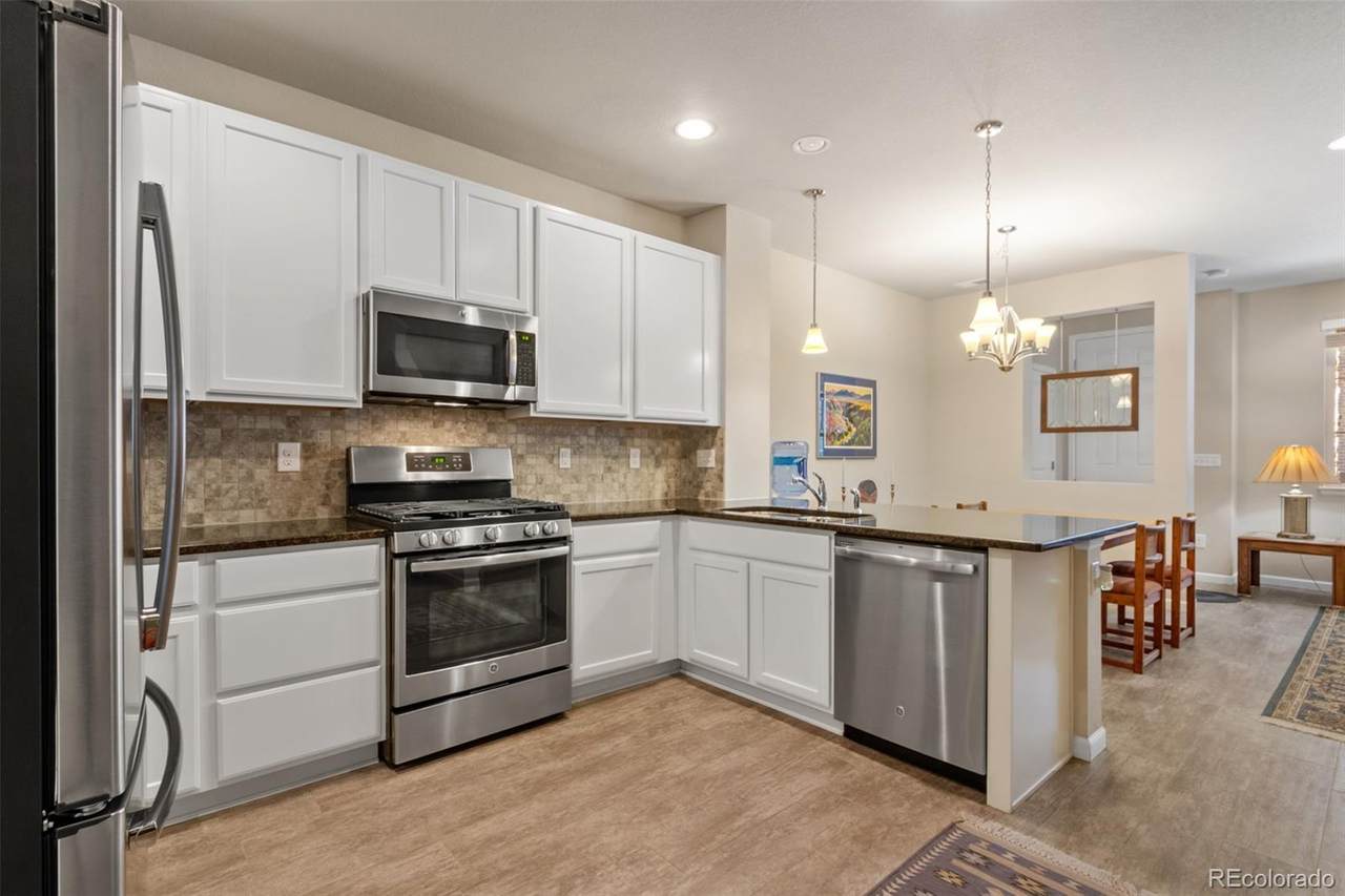 528 Dry Creek Place - Photo 1