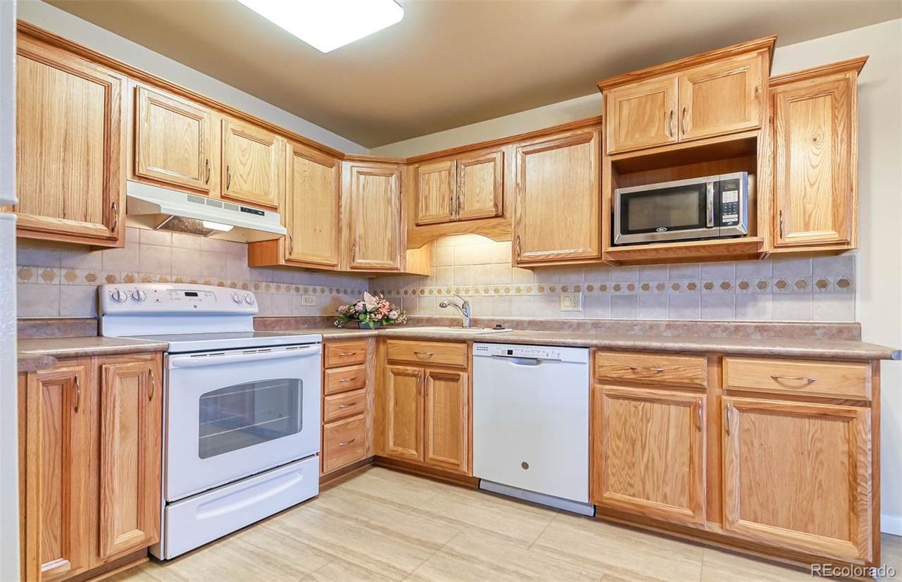 585 Alton Way - Photo 1