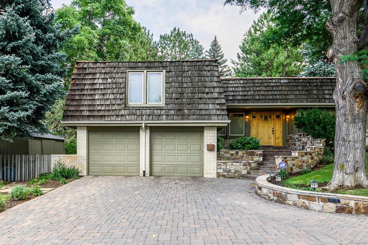 7010 Steele Street - Photo 1